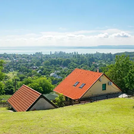 Ferienhaus Yellow House *